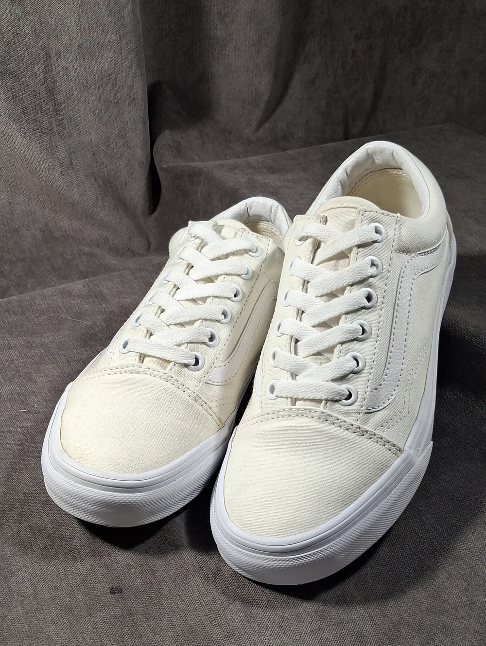 Vans Old Skool White Canvas Lace Up Sneakers with Light Grey Soles VG- US 6.5